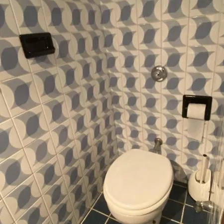 Spacious For Families With Garden Apartment