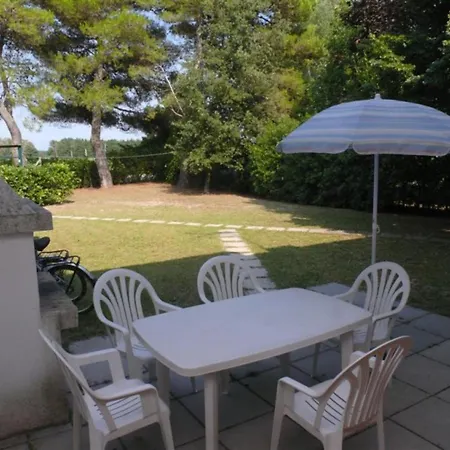 Spacious For Families With Garden Apartment