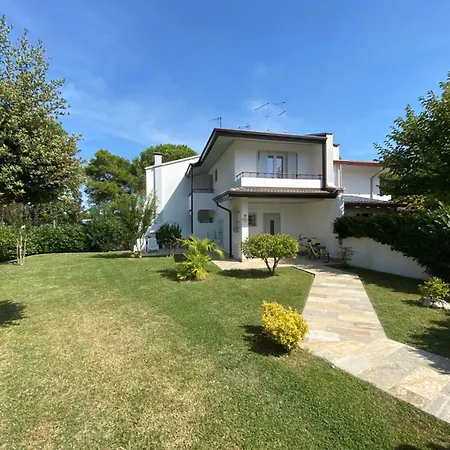 Spacious For Families With Garden *