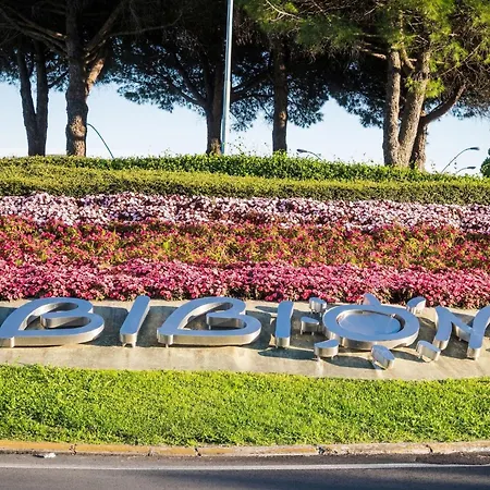 Spacious For Families With Garden Bibione