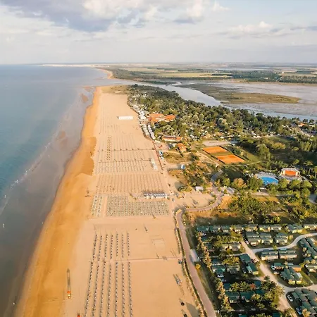 Spacious For Families With Garden * Bibione